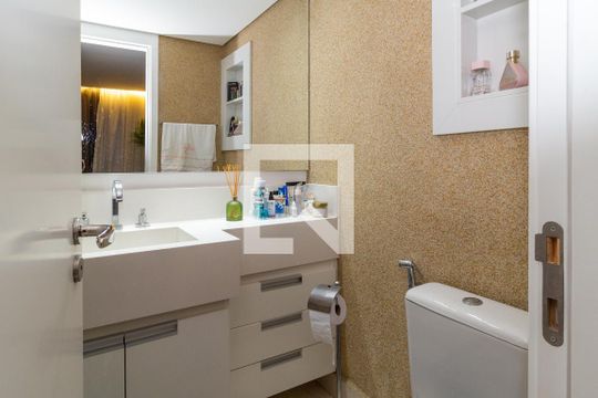 Banheiro de apartamento à venda com 2 quartos, 64m² em Vila Esperança, São Paulo