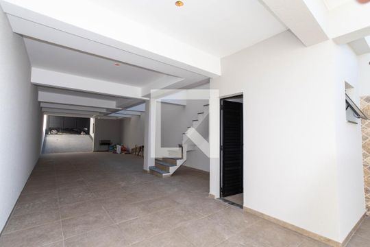 Garagem de casa à venda com 3 quartos, 169m² em Jardim Santa Mena, Guarulhos