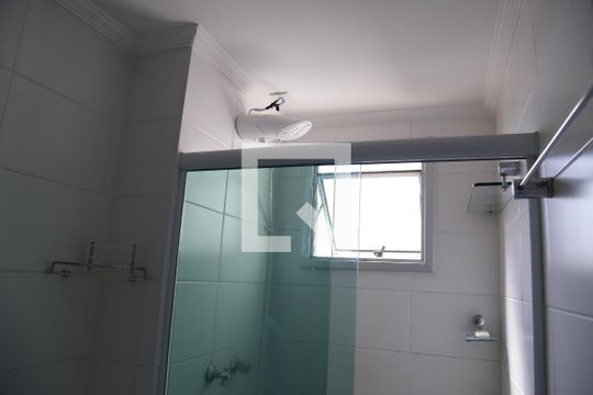 Banheiro de apartamento para alugar com 2 quartos, 43m² em Jaraguá, São Paulo