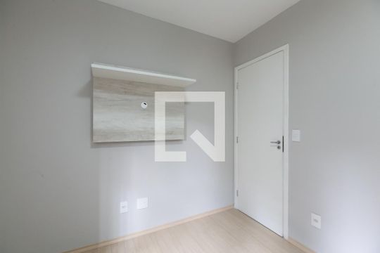 Quarto 1 de apartamento para alugar com 2 quartos, 46m² em Vila Carmosina, São Paulo