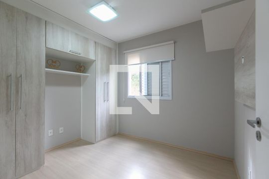 Quarto 1 de apartamento para alugar com 2 quartos, 46m² em Vila Carmosina, São Paulo