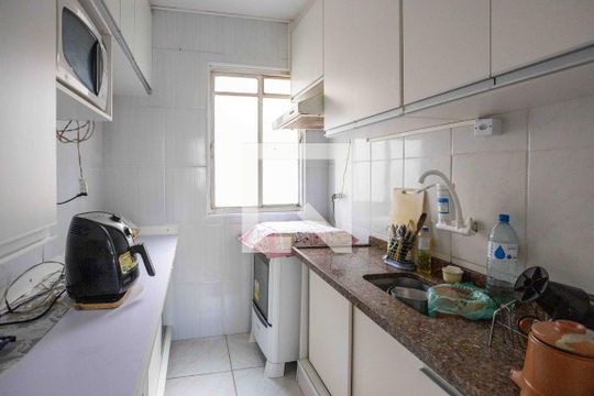 Cozinha de apartamento à venda com 2 quartos, 52m² em Conceição, Diadema