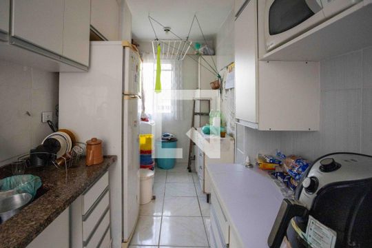 Cozinha de apartamento à venda com 2 quartos, 52m² em Conceição, Diadema