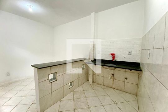 Sala/Cozinha de kitnet/studio para alugar com 1 quarto, 25m² em Boca do Rio, Salvador