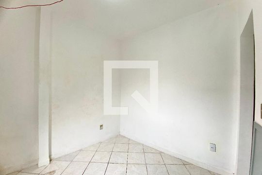Quarto de kitnet/studio para alugar com 1 quarto, 25m² em Boca do Rio, Salvador