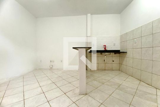 Sala/Cozinha de kitnet/studio para alugar com 1 quarto, 25m² em Boca do Rio, Salvador