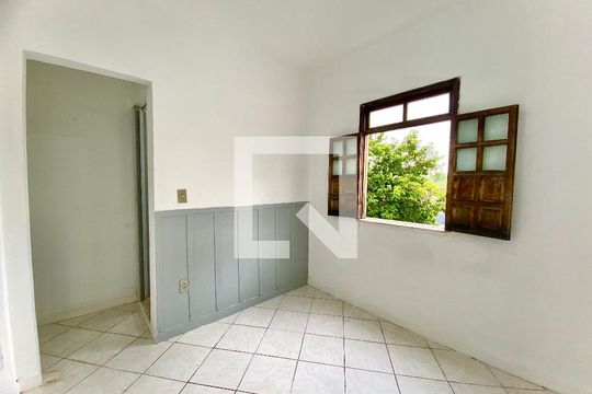 Quarto de kitnet/studio para alugar com 1 quarto, 25m² em Boca do Rio, Salvador
