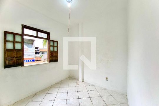 Quarto de kitnet/studio para alugar com 1 quarto, 25m² em Boca do Rio, Salvador