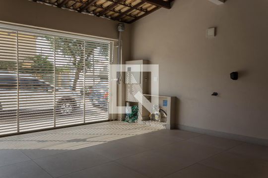 Garagem de casa à venda com 4 quartos, 236m² em Centro, São Bernardo do Campo