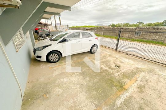 Garagem de apartamento para alugar com 2 quartos, 65m² em Ingleses do Rio Vermelho, Florianópolis