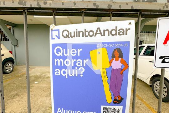 Plaquinha de apartamento para alugar com 2 quartos, 65m² em Ingleses do Rio Vermelho, Florianópolis