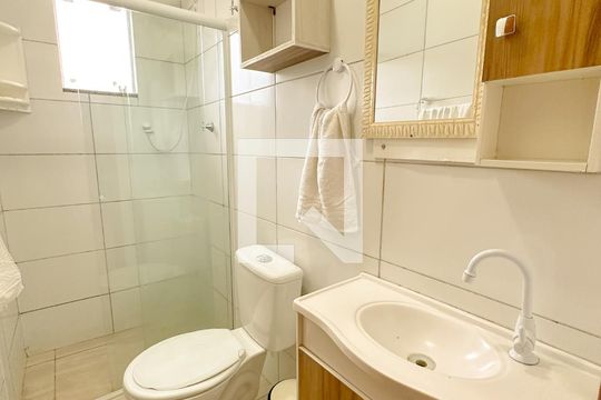 Banheiro de apartamento para alugar com 2 quartos, 65m² em Ingleses do Rio Vermelho, Florianópolis