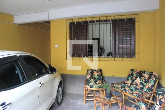Garagem de casa à venda com 3 quartos, 145m² em Jardim Terezopolis, Guarulhos