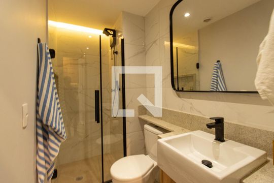 Banheiro de apartamento para alugar com 1 quarto, 34m² em Vila Clementino, São Paulo
