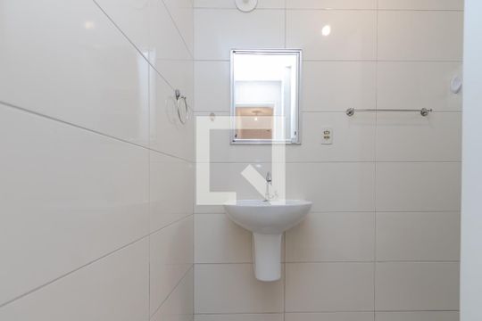Banheiro de apartamento para alugar com 2 quartos, 54m² em Jardim Santo Antônio, São Paulo