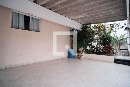 Garagem de casa à venda com 3 quartos, 200m² em Cidade Patriarca, São Paulo