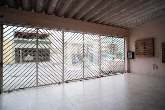 Garagem de casa à venda com 3 quartos, 200m² em Cidade Patriarca, São Paulo