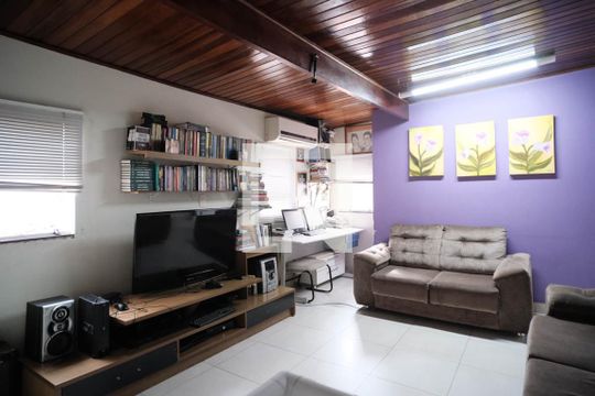 Sala de casa à venda com 3 quartos, 200m² em Cidade Patriarca, São Paulo