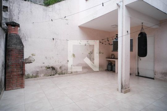 Quintal de casa à venda com 3 quartos, 200m² em Cidade Patriarca, São Paulo