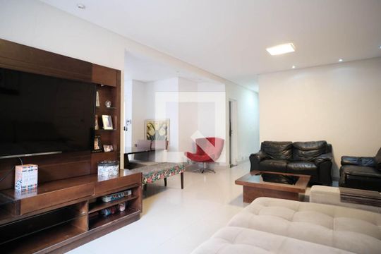 Sala de casa à venda com 3 quartos, 200m² em Cidade Patriarca, São Paulo
