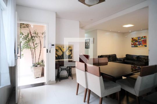 Sala de casa à venda com 3 quartos, 200m² em Cidade Patriarca, São Paulo