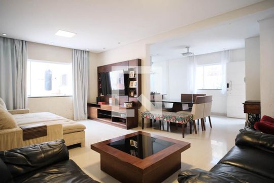 Sala de casa à venda com 3 quartos, 200m² em Cidade Patriarca, São Paulo