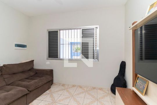 Sala  de casa para alugar com 2 quartos, 250m² em Vila Carmosina, São Paulo