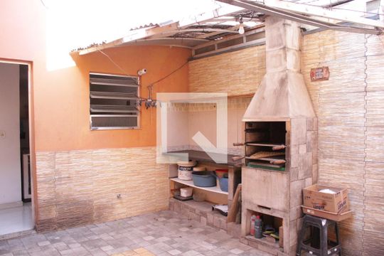 Churrasqueira de casa à venda com 3 quartos, 250m² em Vila Diva (zona Leste), São Paulo