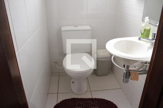 Banheiro de casa à venda com 3 quartos, 250m² em Vila Diva (zona Leste), São Paulo