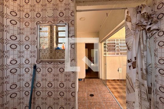 Banheiro de serviço de casa à venda com 6 quartos, 285m² em Vila Albertina, São Paulo