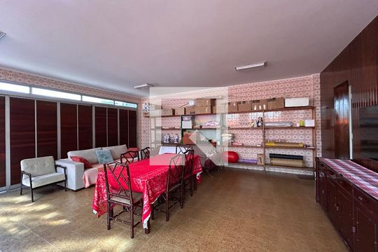 Sala de casa para alugar com 6 quartos, 285m² em Vila Albertina, São Paulo