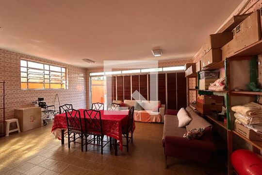 Casa à venda com 6 quartos, 285m² em Vila Albertina, São Paulo