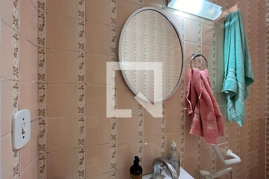 Lavabo 1 de casa para alugar com 6 quartos, 285m² em Vila Albertina, São Paulo