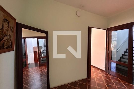 Hall de casa à venda com 6 quartos, 285m² em Vila Albertina, São Paulo