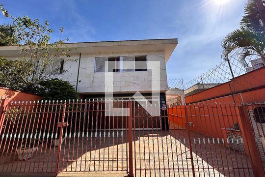 Fachada de casa à venda com 6 quartos, 285m² em Vila Albertina, São Paulo
