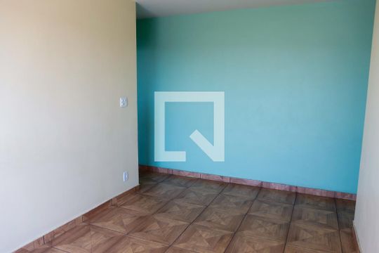sala de apartamento para alugar com 2 quartos, 56m² em Jardim Roberto, Osasco