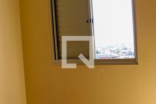 Quarto 1 de apartamento para alugar com 2 quartos, 56m² em Jardim Roberto, Osasco