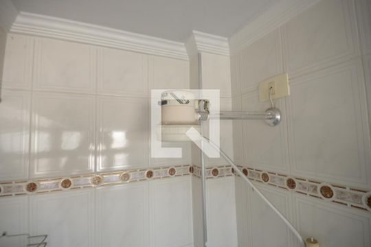 Banheiro de Serviço de apartamento à venda com 3 quartos, 180m² em Ipiranga, São Paulo