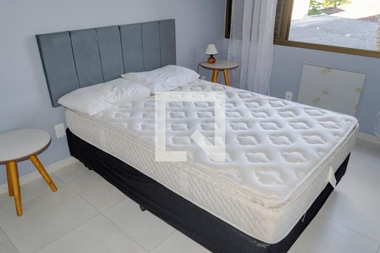 Quarto de apartamento para alugar com 1 quarto, 35m² em Ponta das Canas, Florianópolis