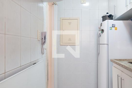 Cozinha de apartamento para alugar com 2 quartos, 49m² em Bela Vista, São Paulo
