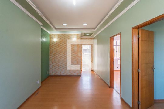 Sala de apartamento à venda com 2 quartos, 60m² em Benfica, Rio de Janeiro