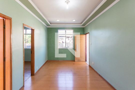 Sala de apartamento à venda com 2 quartos, 60m² em Benfica, Rio de Janeiro