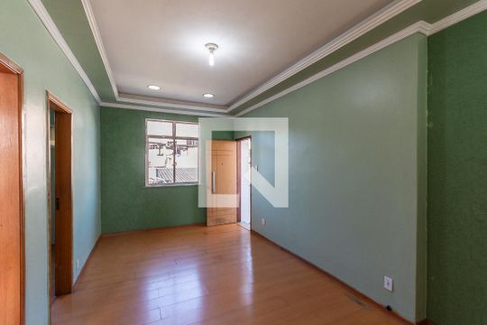 Sala de apartamento à venda com 2 quartos, 60m² em Benfica, Rio de Janeiro