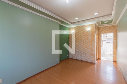 Sala de apartamento à venda com 2 quartos, 60m² em Benfica, Rio de Janeiro