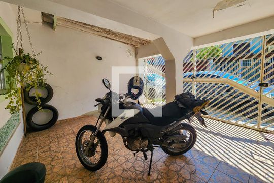 Garagem de casa para alugar com 6 quartos, 300m² em Paulicéia, São Bernardo do Campo