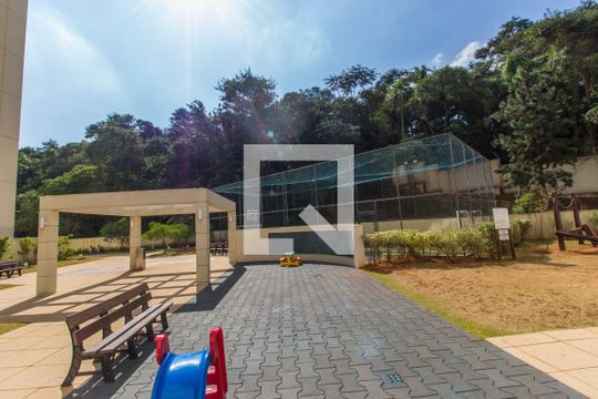 Área comum de apartamento para alugar com 2 quartos, 68m² em Jardim Tupanci, Barueri