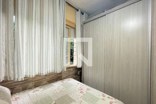 Quarto de apartamento à venda com 1 quarto, 38m² em Jardim Itu, Porto Alegre