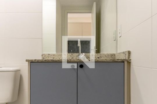 Banheiro de kitnet/studio para alugar com 1 quarto, 25m² em Vila Olímpia, São Paulo