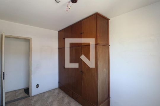 Quarto 2 de apartamento para alugar com 2 quartos, 55m² em Colubandê, São Gonçalo