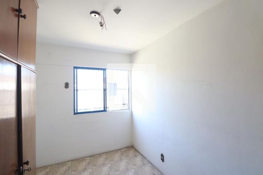 Quarto 2 de apartamento para alugar com 2 quartos, 55m² em Colubandê, São Gonçalo